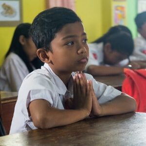 boy-concentration-young-kids-student-studying-students-indonesian-school-uniform-in-class_t20_JYVPAw